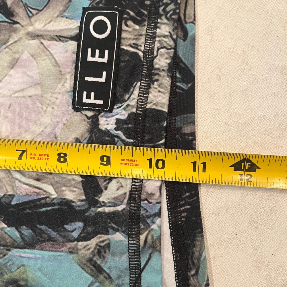 Fleo athletic Artistic skull and floral  Black and Teal workout Shorts. EUC! - Picture 7 of 8
